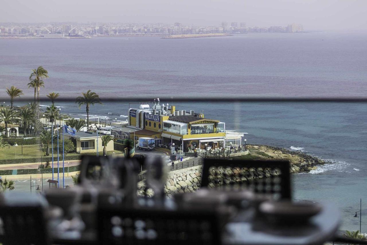 Apartamento Sea Senses Victoria Frente Al Mar Torrevieja Exterior photo